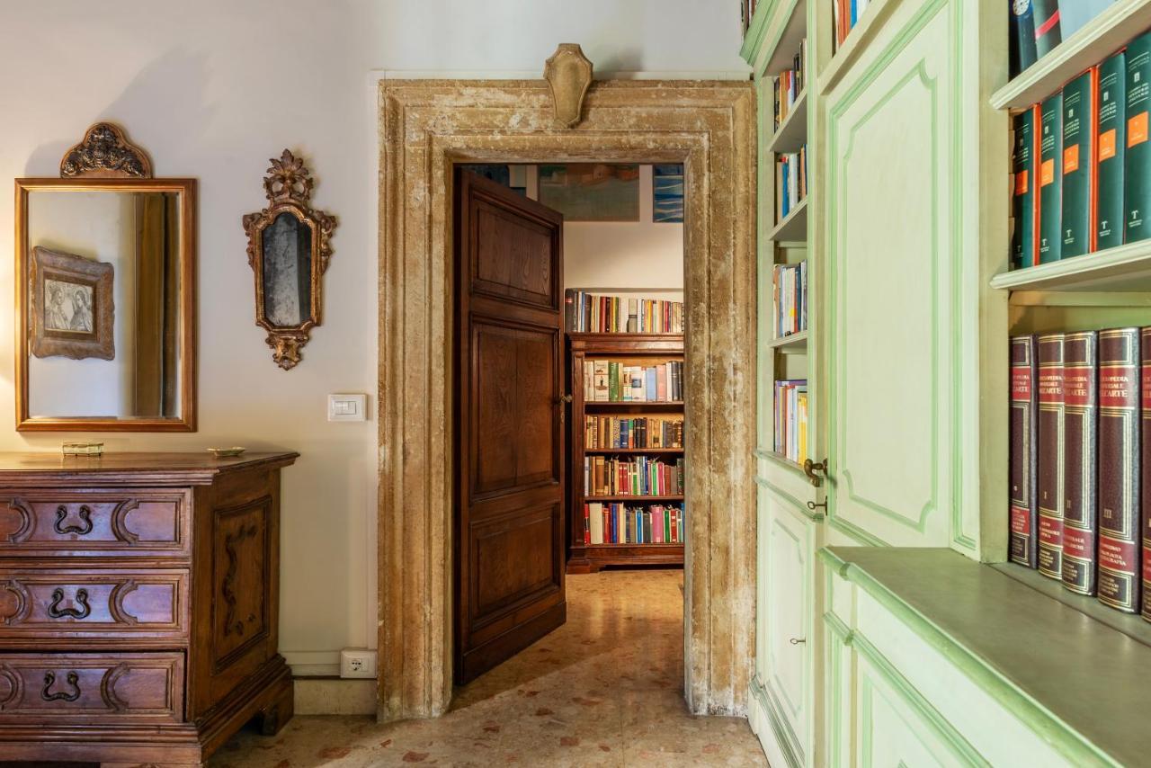 Pantheon Apartment - L'Angolo Nascosto Dei Quadri روما المظهر الخارجي الصورة