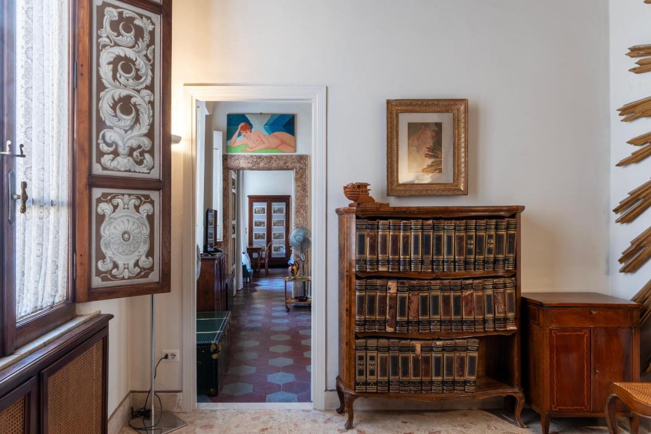 Pantheon Apartment - L'Angolo Nascosto Dei Quadri روما المظهر الخارجي الصورة